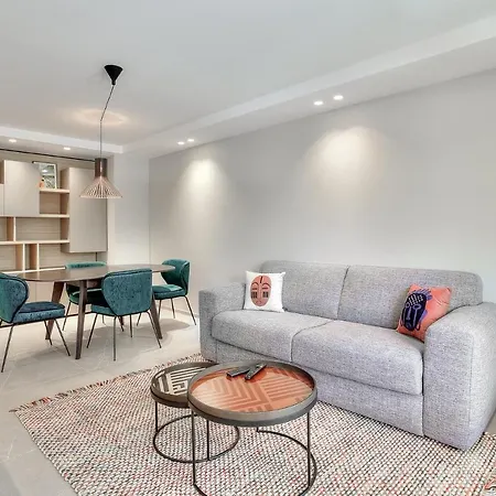 Luxury Flat With Balcony - Center Apartament