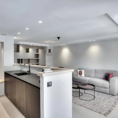 Luxury Flat With Balcony - Center Apartament *