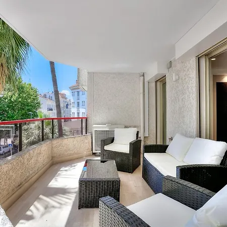 Апартаменты Luxury Flat With Balcony - Center Канны